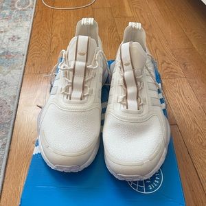 Adidas cream/nude sneakers